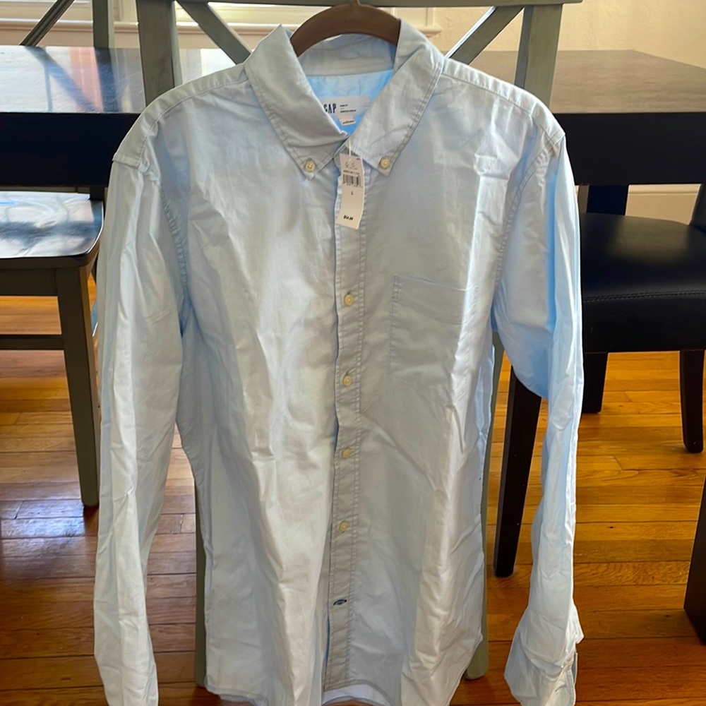 New with tags men’s L slim fit light weight button down